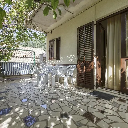 Apartmani Jordana * Komiza