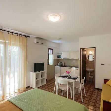 Apartment Apartmani Jordana Komiza