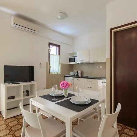 Jordana 아파트 코미자