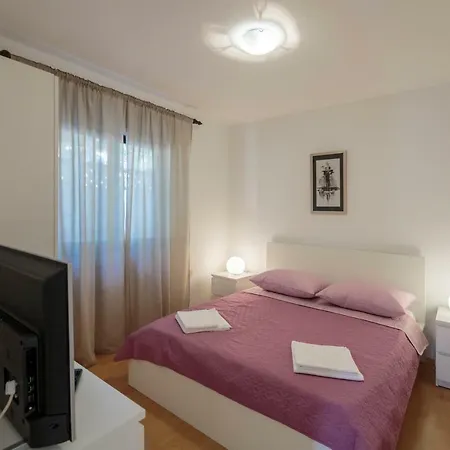 아파트 Jordana 코미자